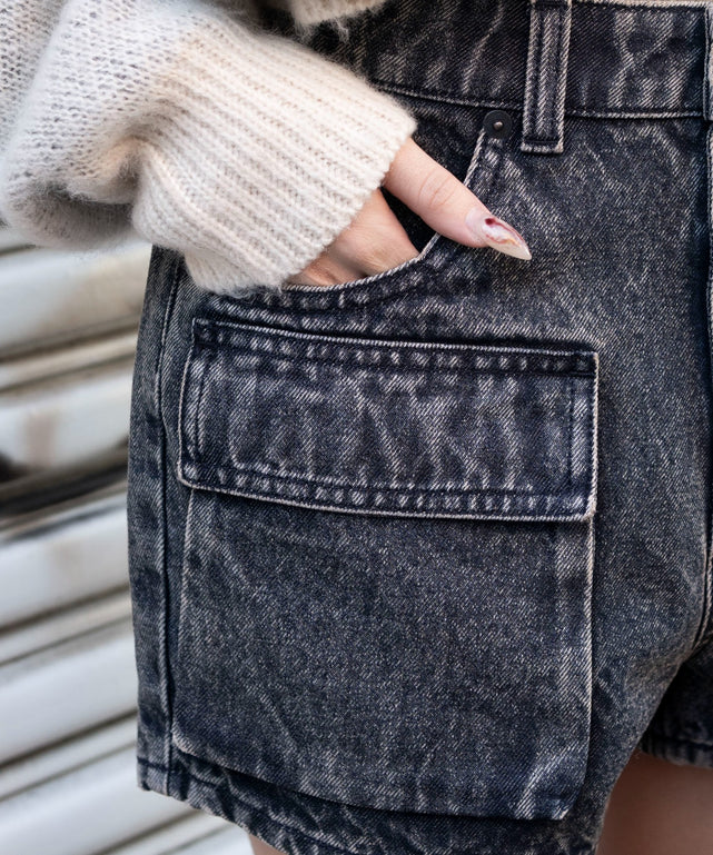 マイクロショートパンツ