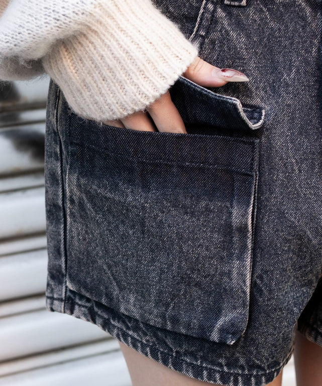 マイクロショートパンツ