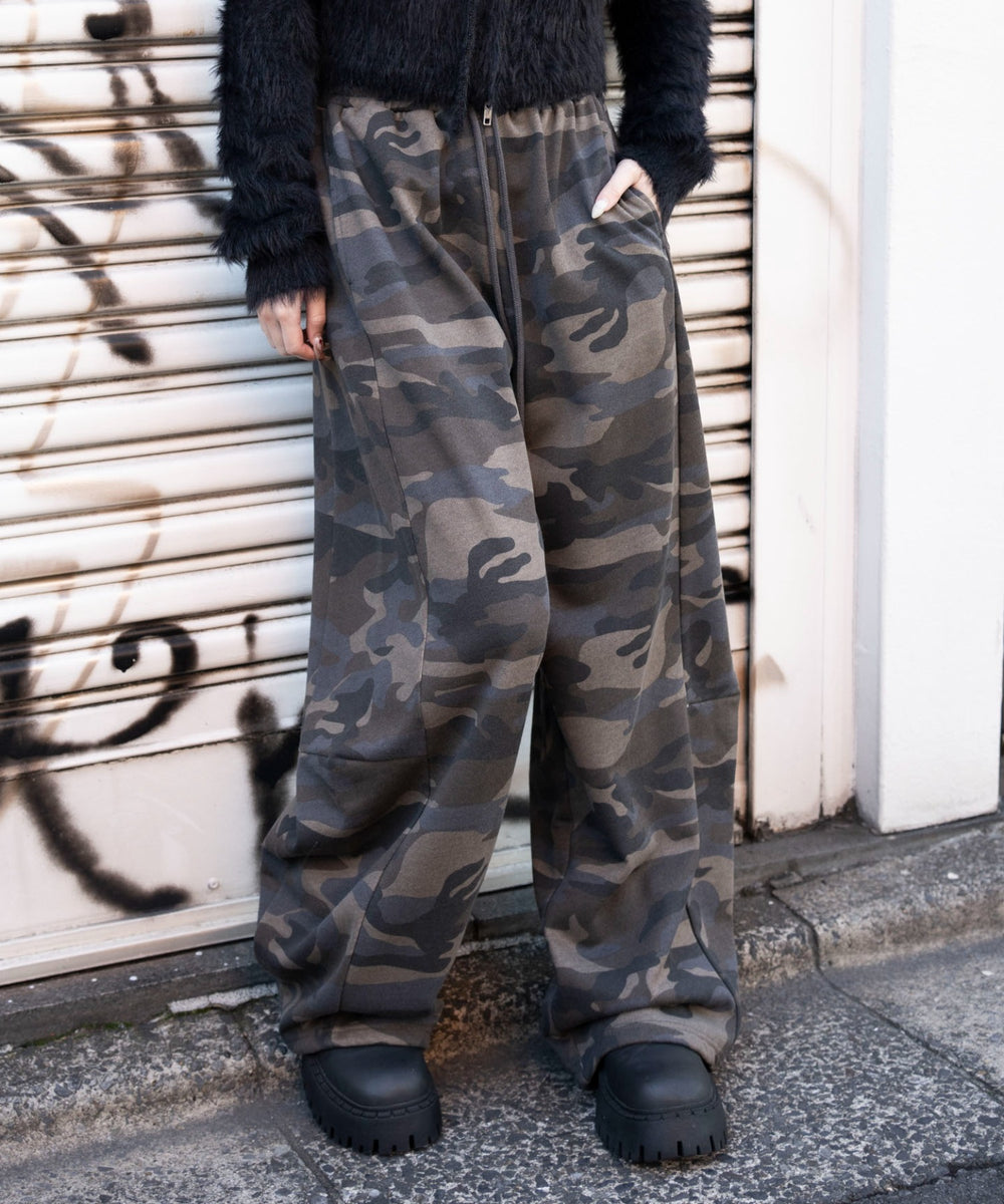 柄１　モデル：159cm M着用