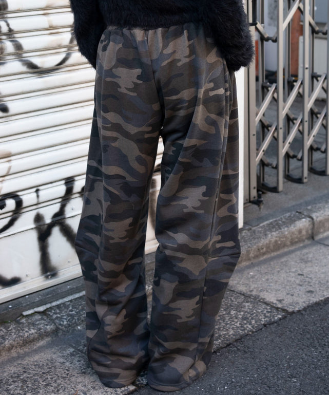 柄１　モデル：159cm M着用