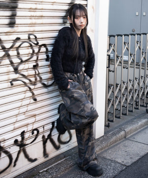 柄１　モデル：159cm M着用