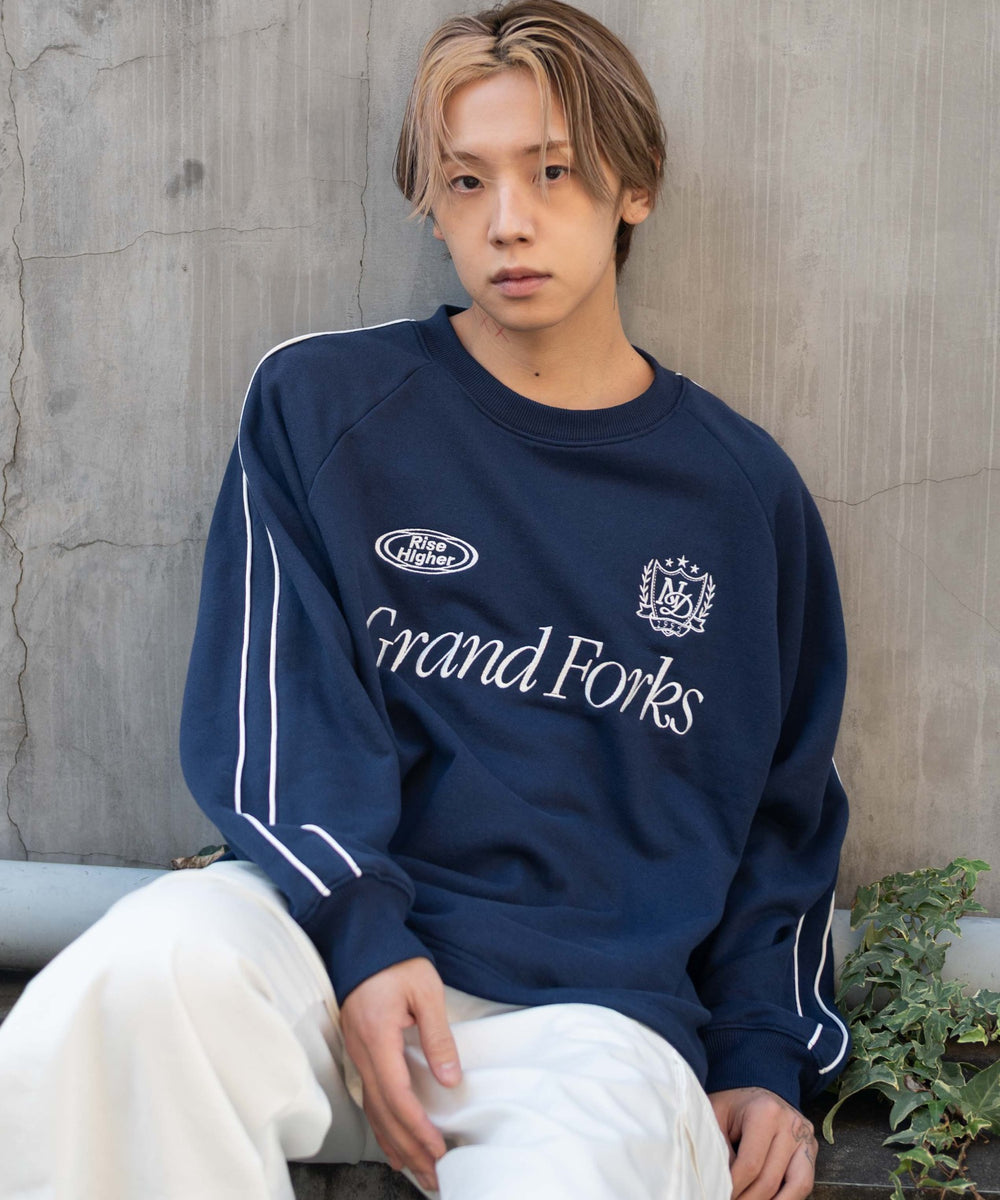 ネイビー モデル：175cm L着用