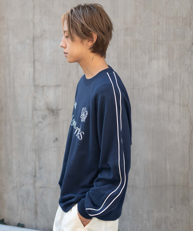 ネイビー モデル：175cm L着用