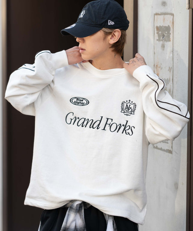 ホワイト モデル：175cm L着用