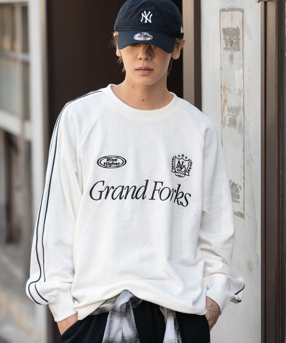 ホワイト モデル：175cm L着用