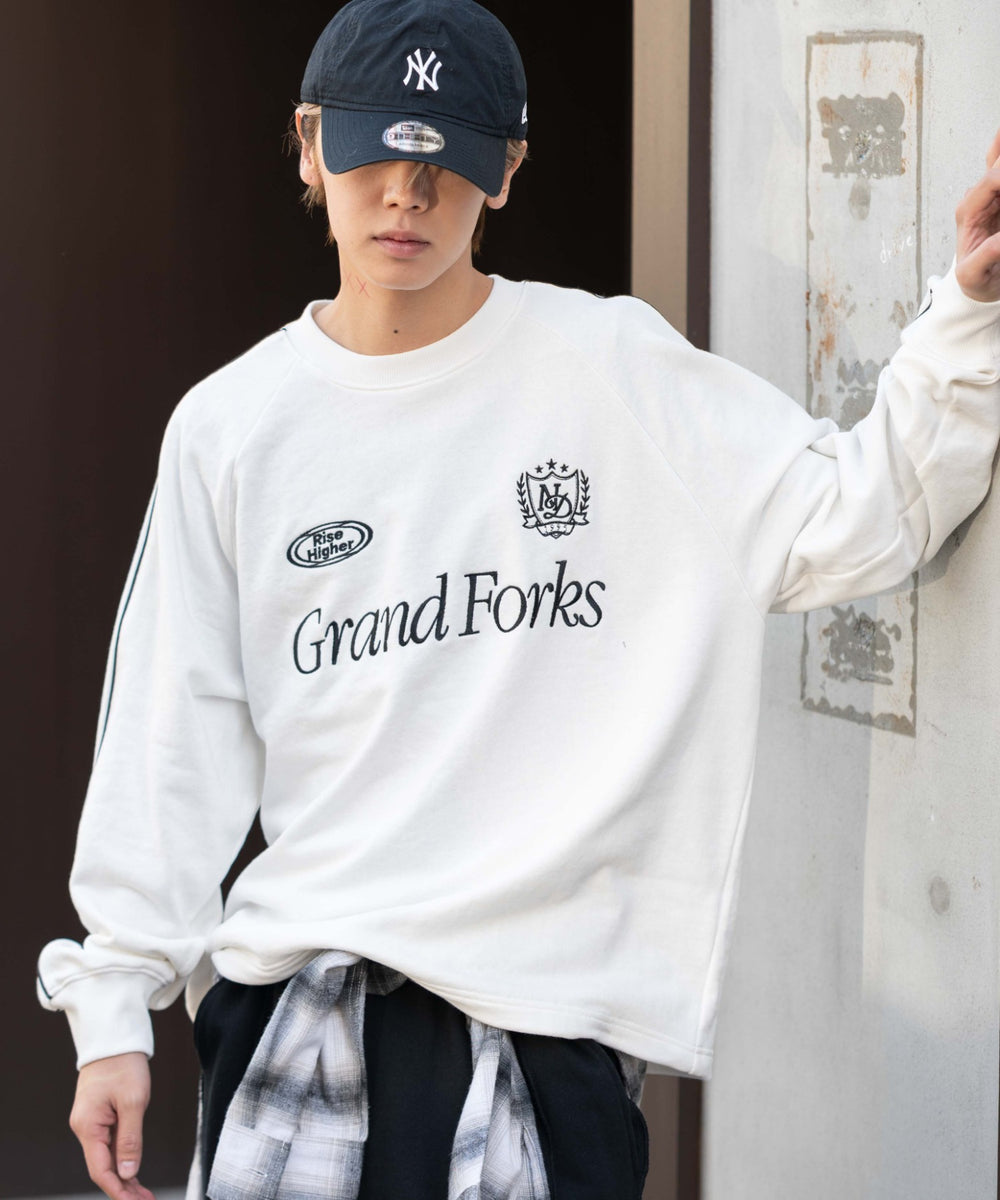 ホワイト モデル：175cm L着用