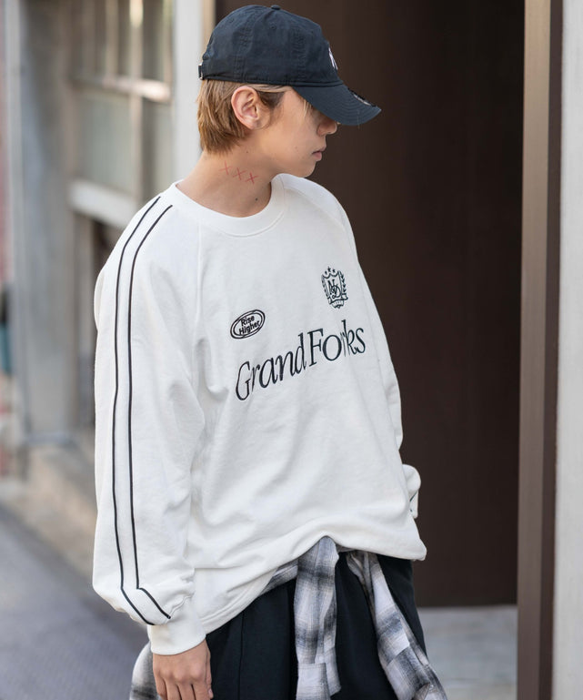 ホワイト モデル：175cm L着用