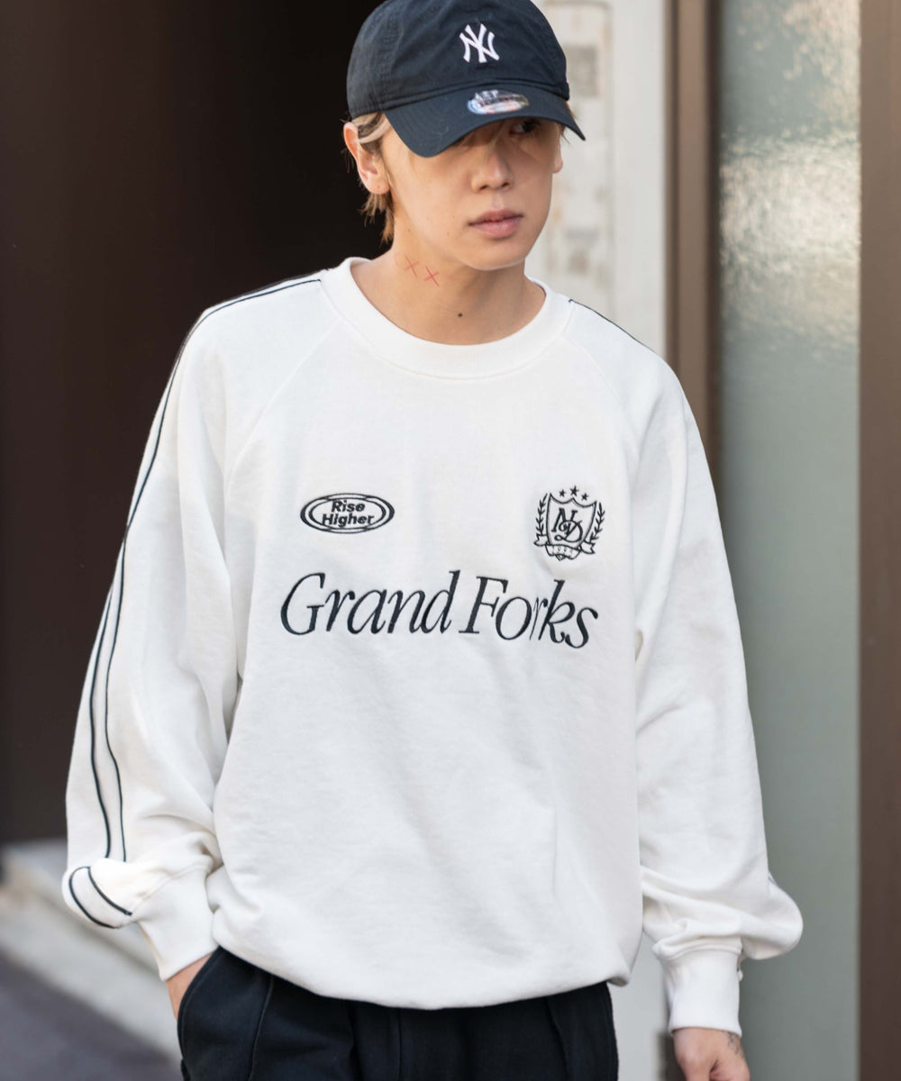 ホワイト モデル：175cm L着用