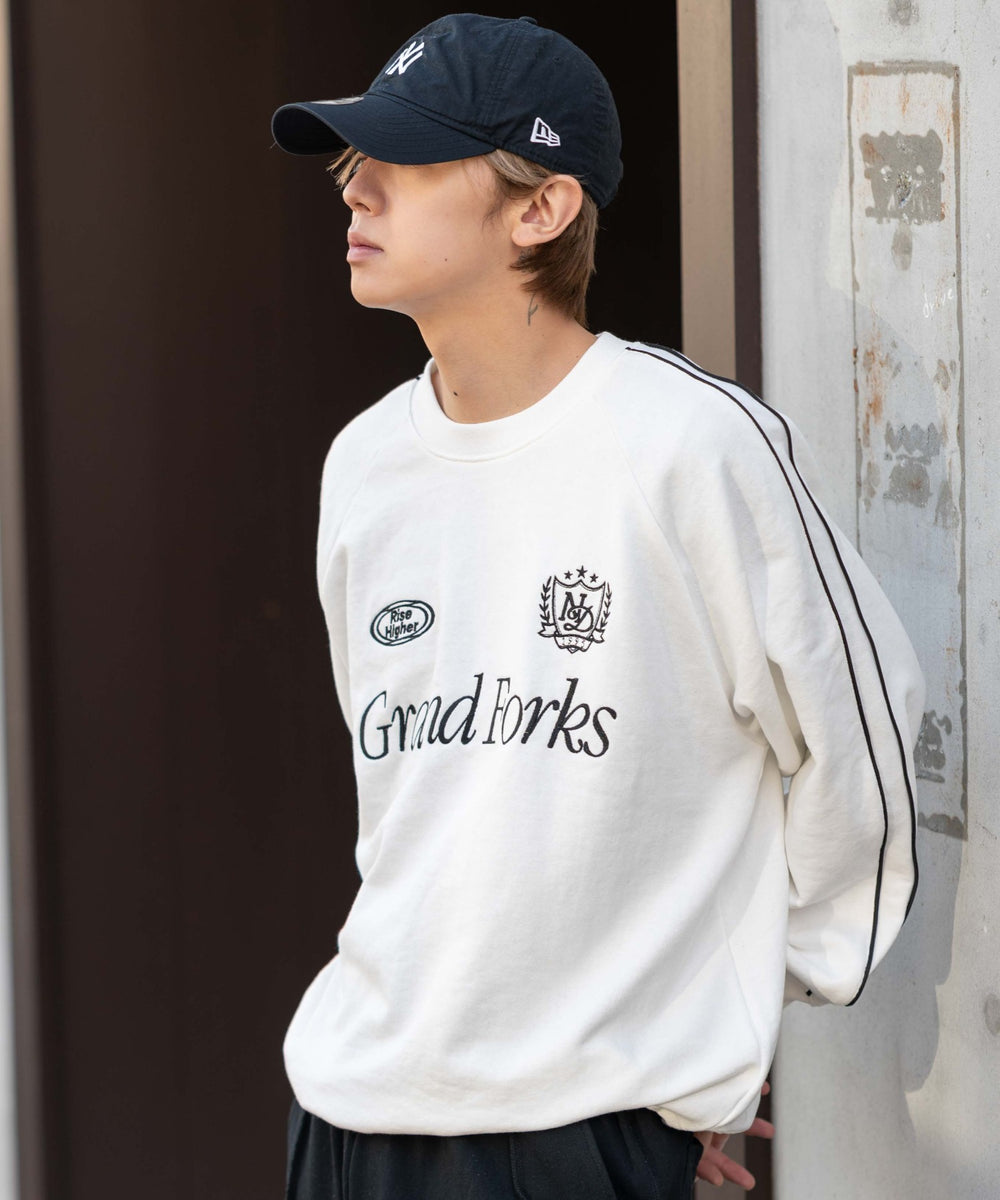 ホワイト モデル：175cm L着用