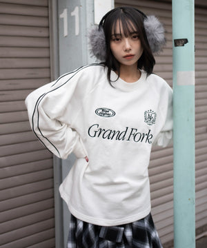 ホワイト　モデル：159cm M着用