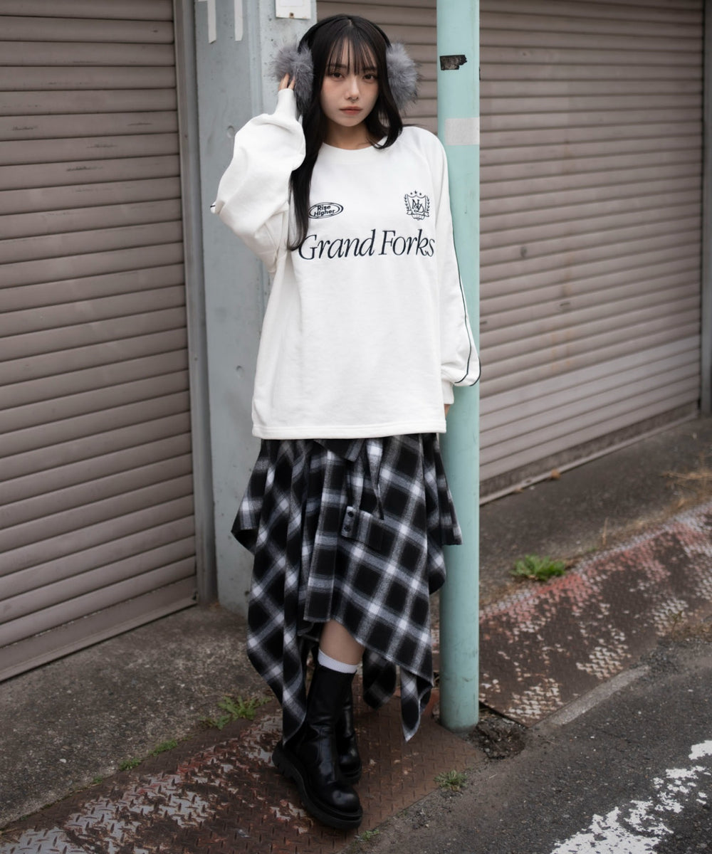 ホワイト　モデル：159cm M着用