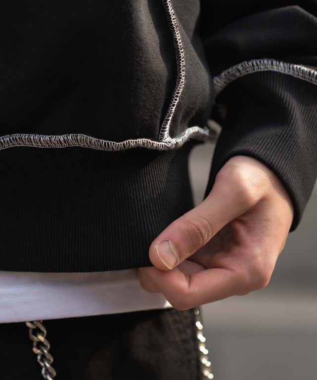 ショートカラーステッチサガラロゴプルオーバー