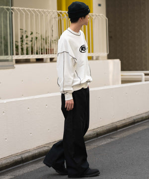 ホワイト モデル：180cm L着用