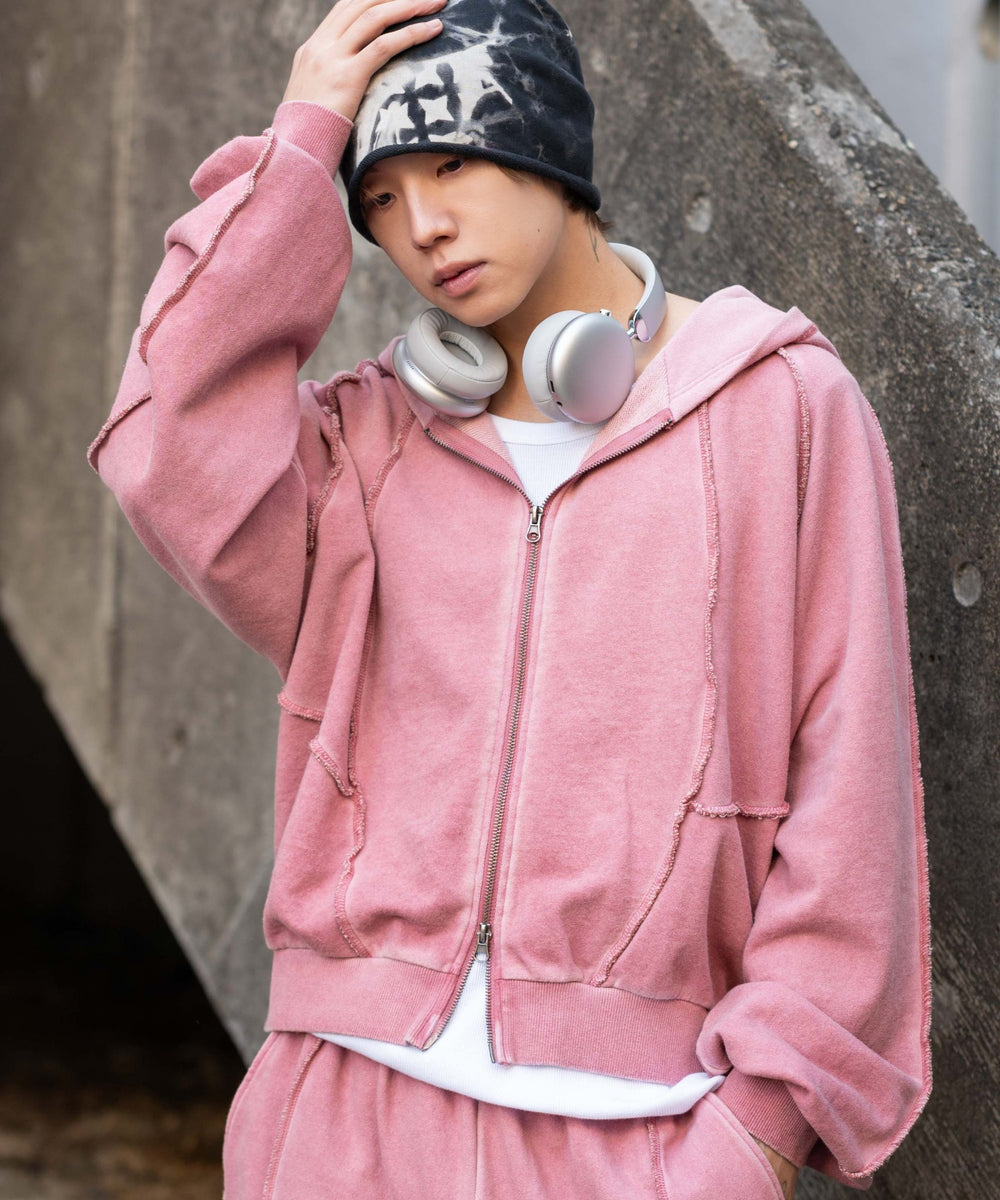 ピンク モデル：175cm L着用