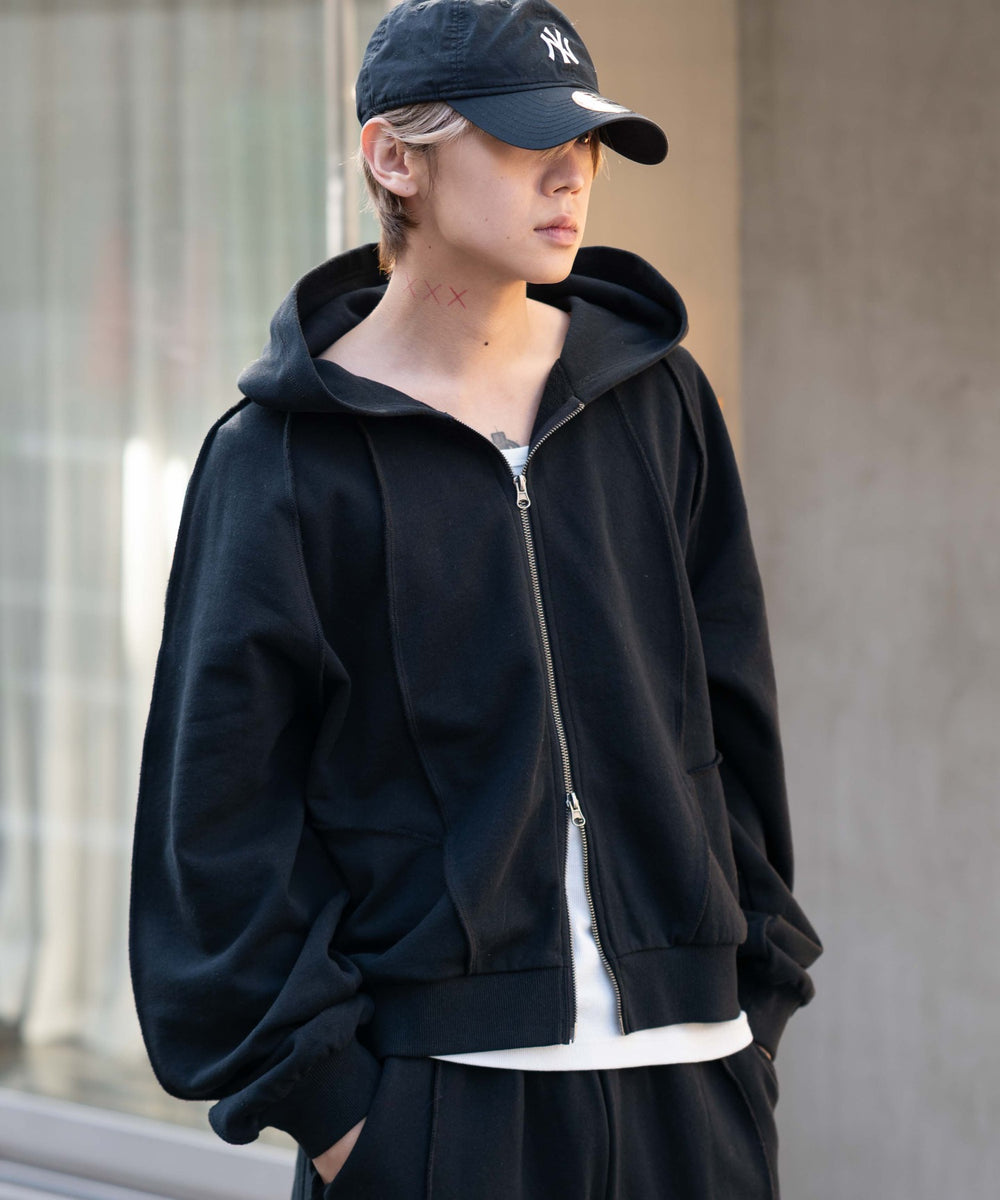 ブラック モデル：175cm L着用