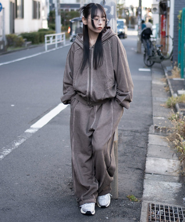 ブラウン　モデル：159cm M着用