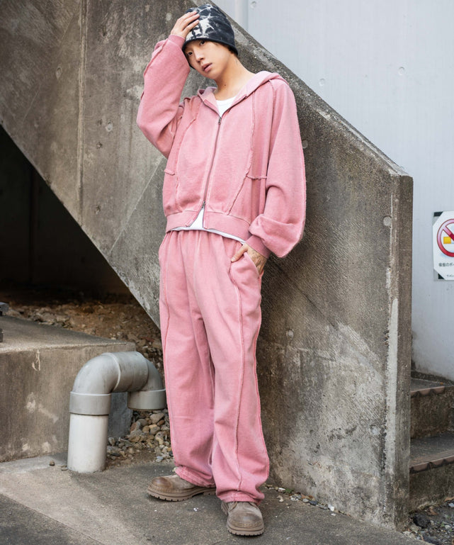 ピンク モデル：175cm L着用