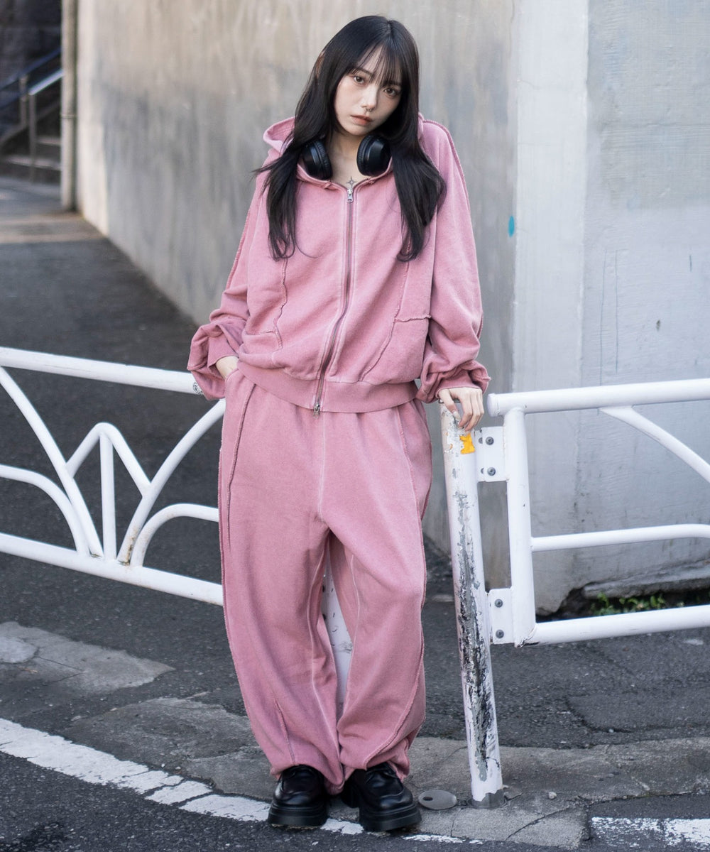 ピンク　モデル：159cm M着用