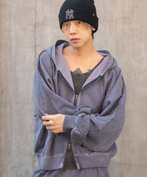 ネイビー モデル：175cm L着用