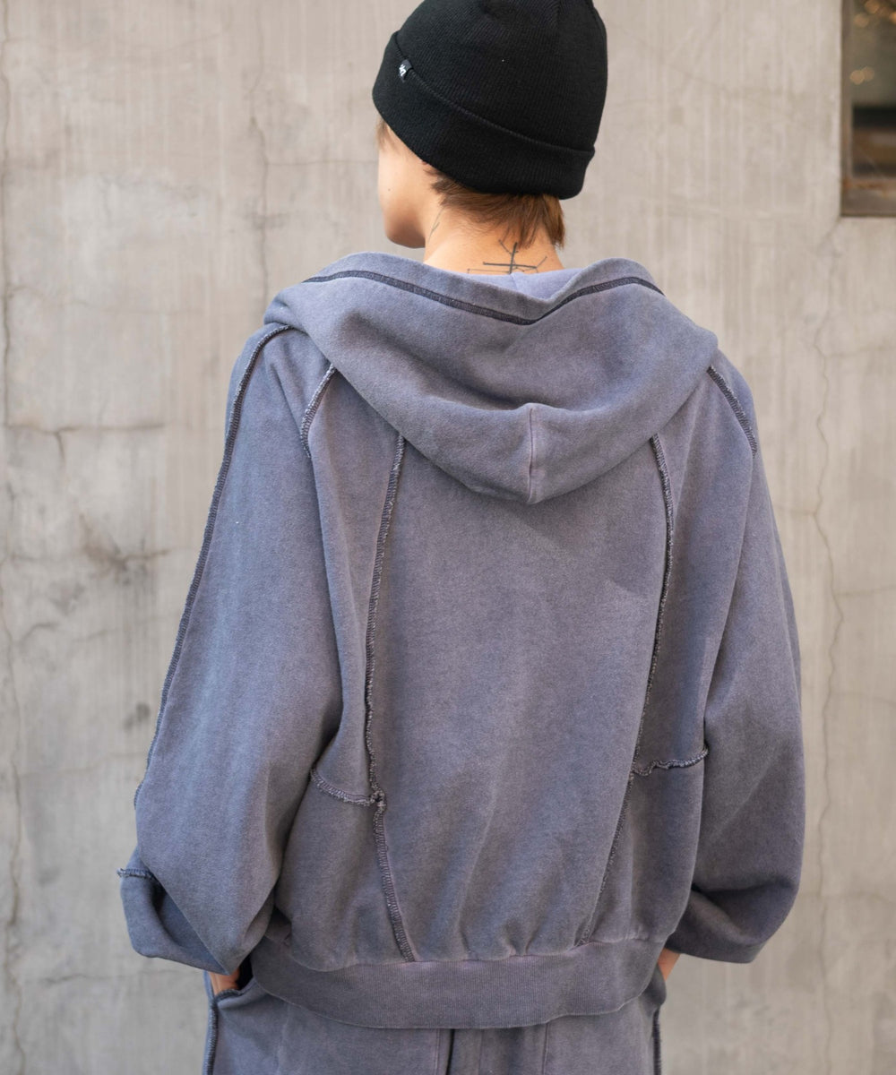 ネイビー モデル：175cm L着用