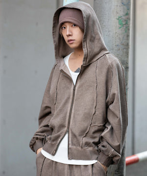 ブラウン モデル：175cm L着用