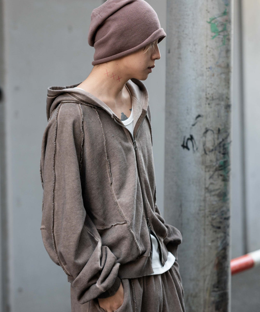 ブラウン モデル：175cm L着用