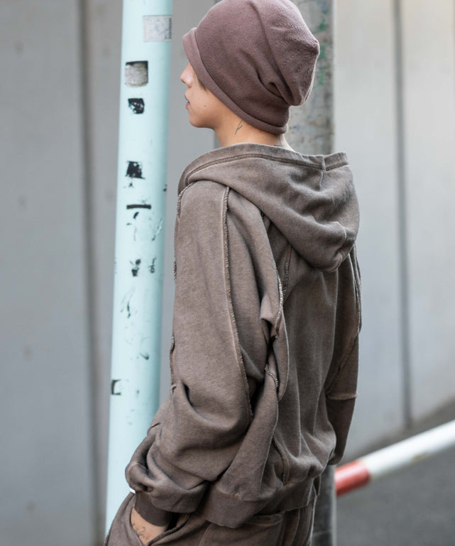 ブラウン モデル：175cm L着用