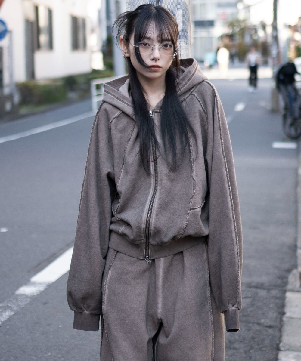 ブラウン　モデル：159cm M着用