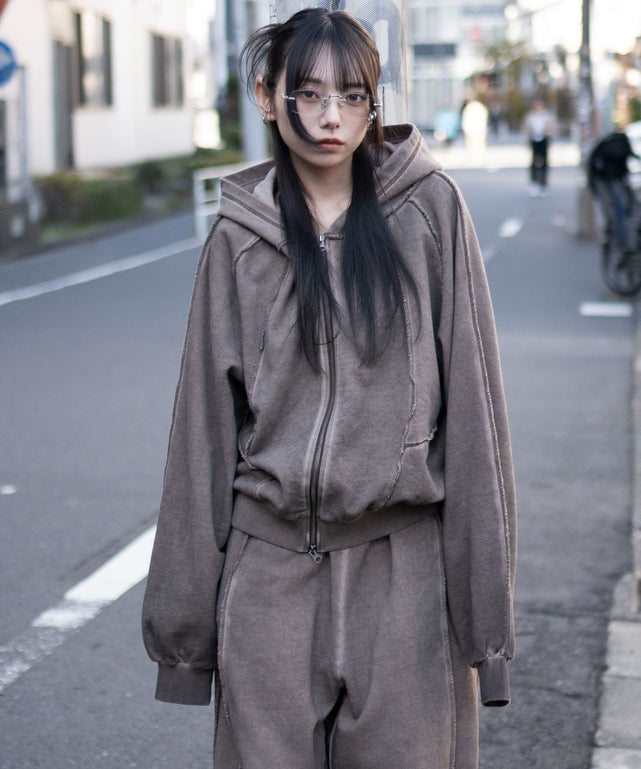 ブラウン　モデル：159cm M着用