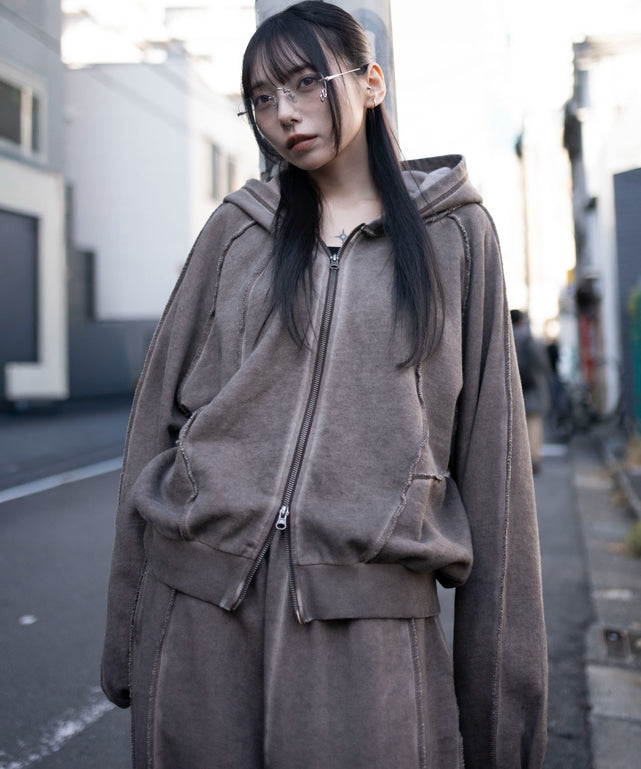 ブラウン　モデル：159cm M着用