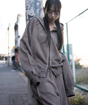 ブラウン　モデル：159cm M着用