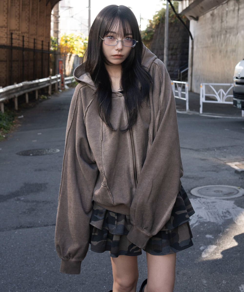 ブラウン　モデル：159cm M着用