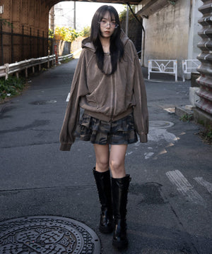 ブラウン　モデル：159cm M着用