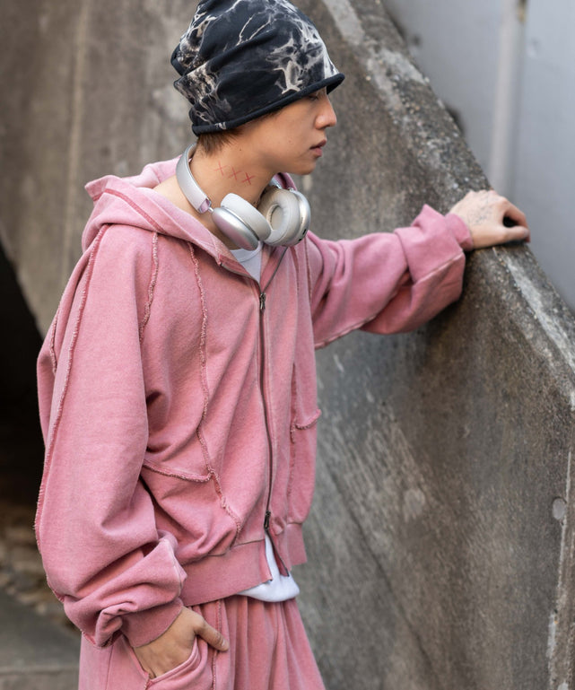 ピンク モデル：175cm L着用