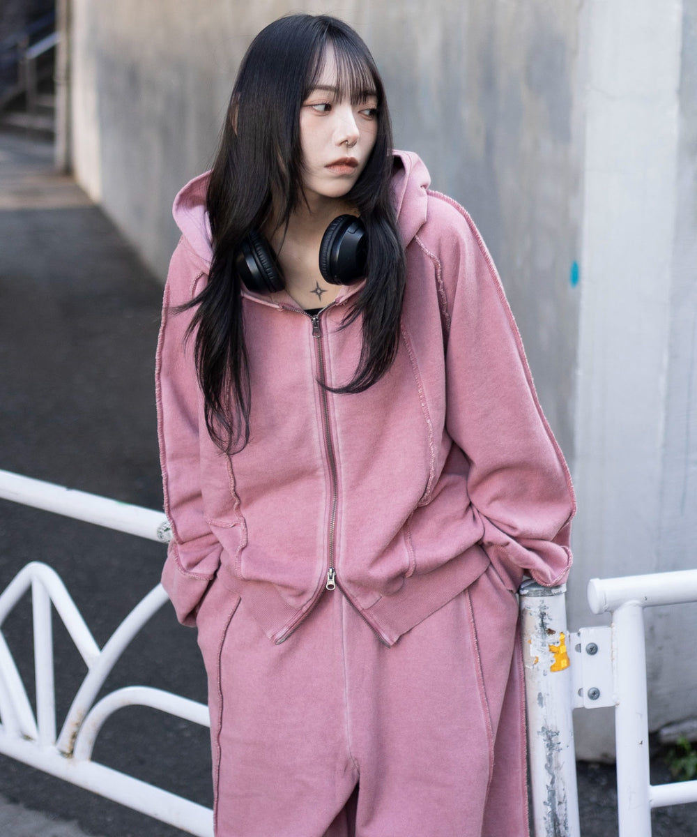 ピンク　モデル：159cm M着用