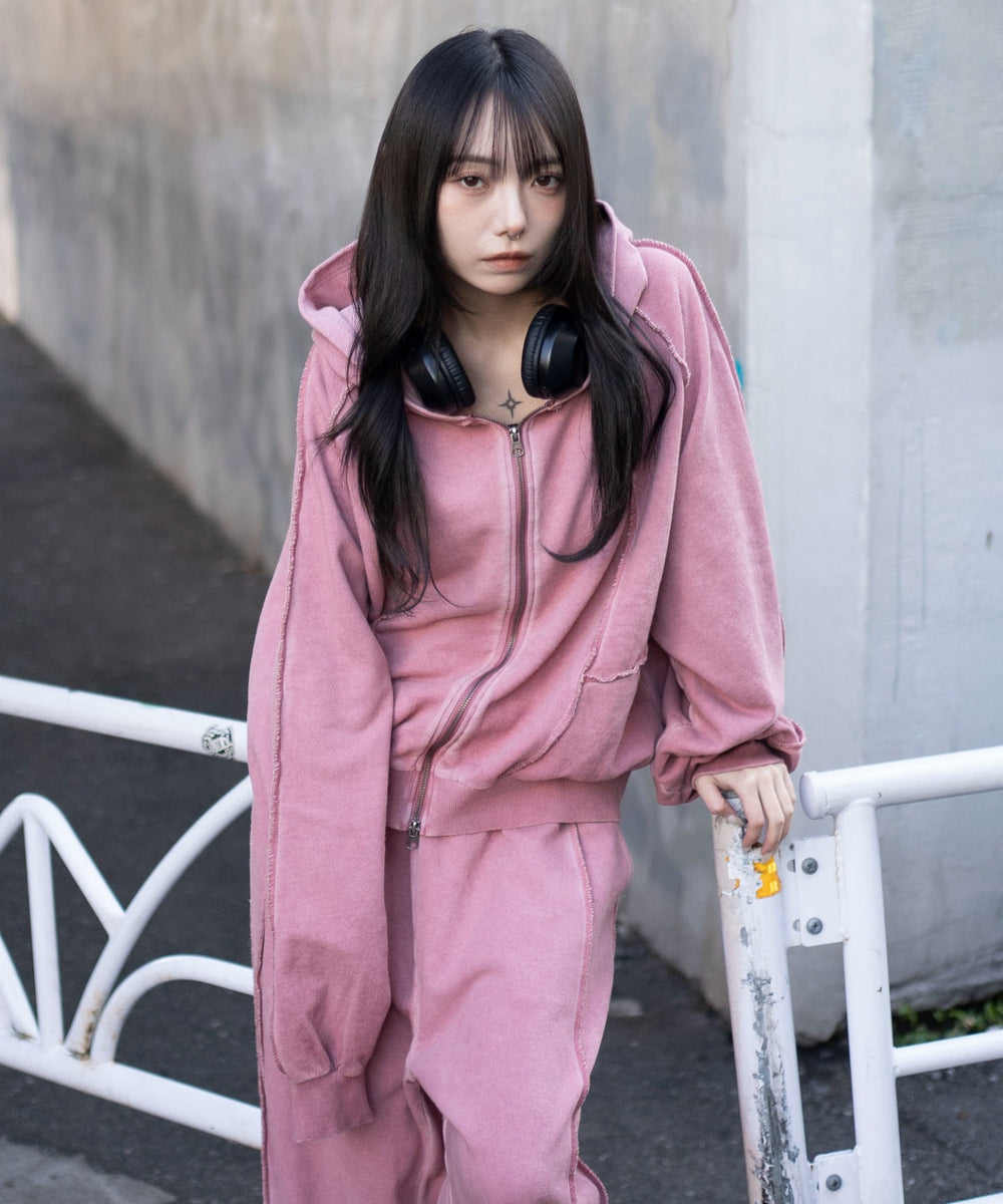 ピンク　モデル：159cm M着用