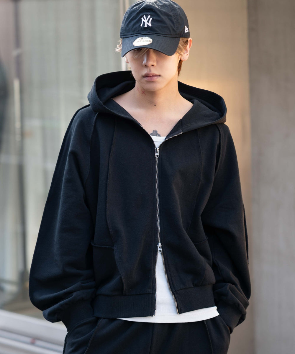 ブラック モデル：175cm L着用