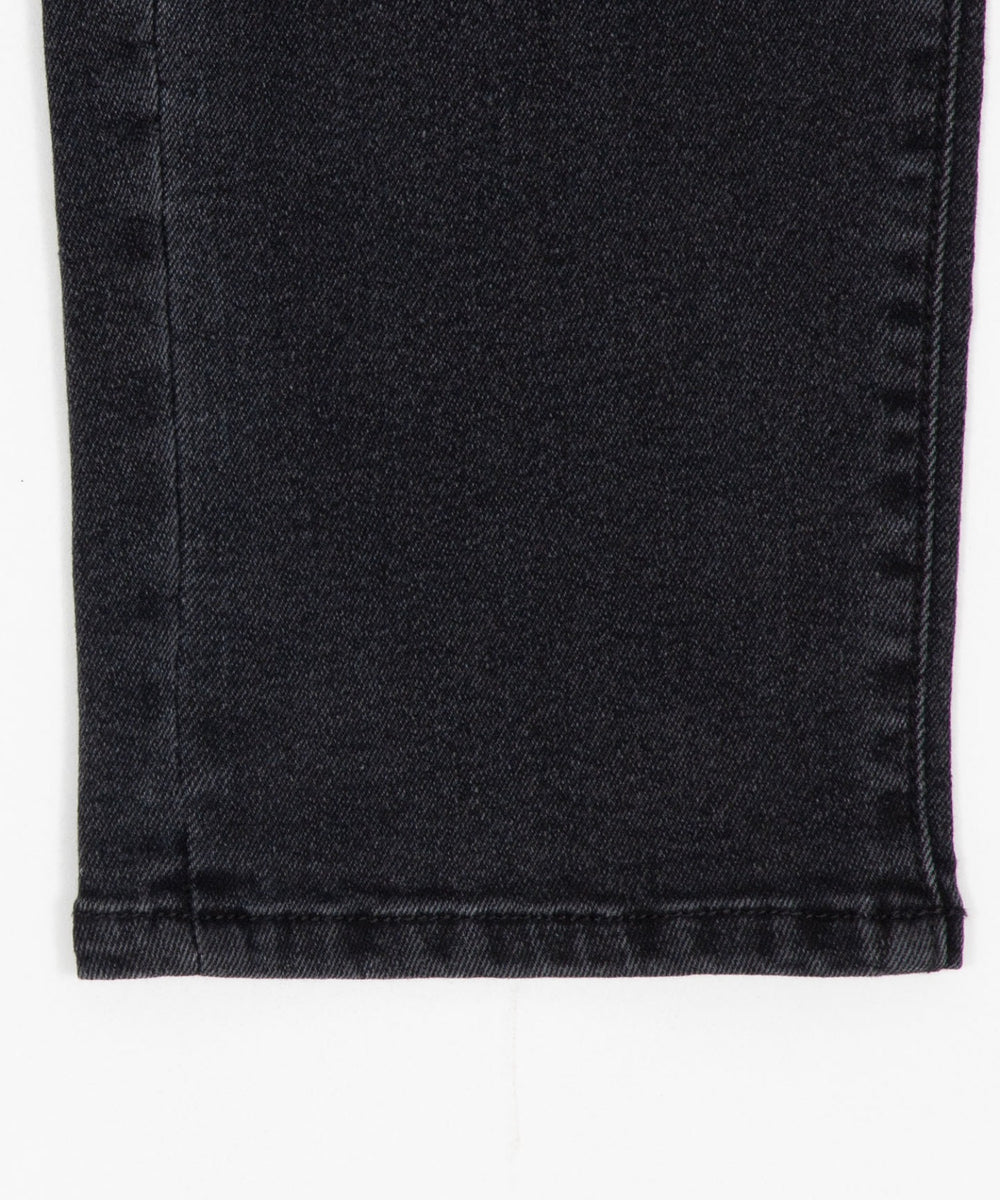 スリムフィットデニムパンツ