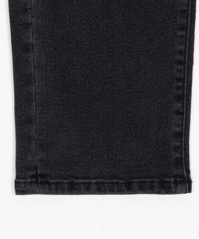 スリムフィットデニムパンツ