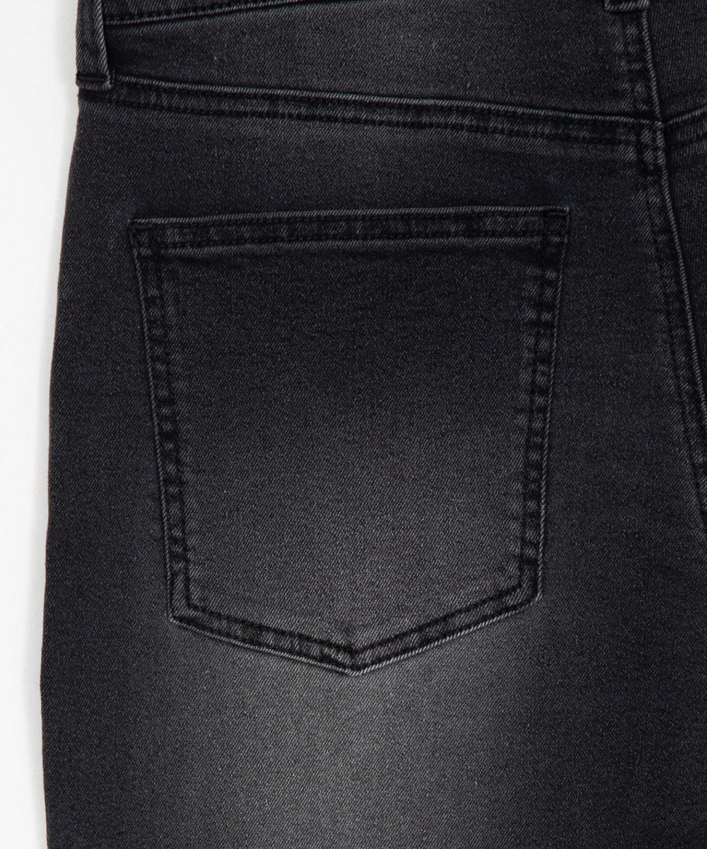 スリムフィットデニムパンツ