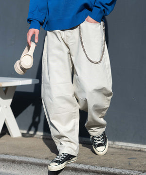 ホワイトアイボリー モデル：180cm L着用