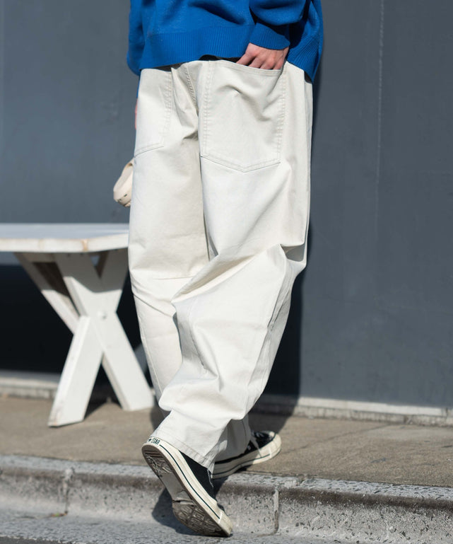 ホワイトアイボリー モデル：180cm L着用