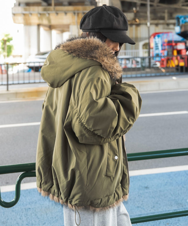 カーキ　モデル：159cm M着用