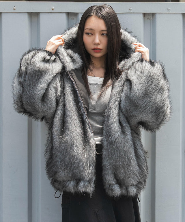 ブラック　モデル：159cm F着用