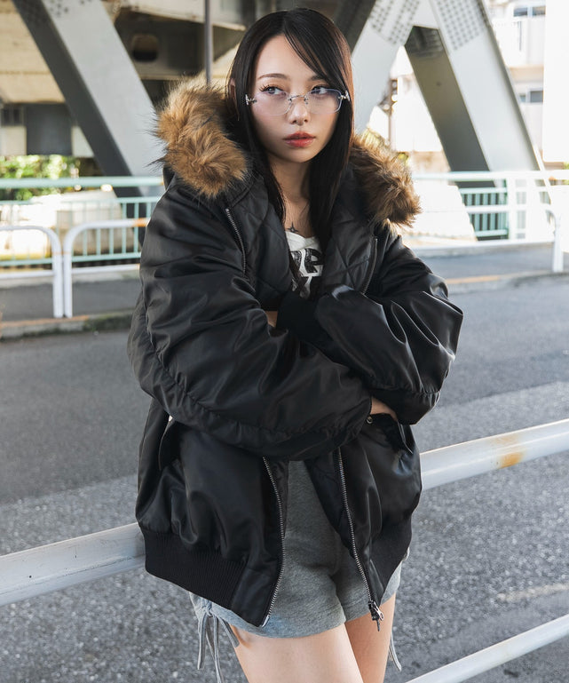 ブラック　モデル：159cm F着用