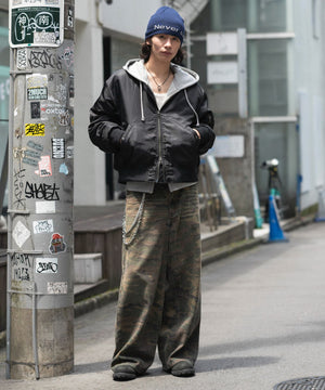 ブラック モデル：182cm L着用