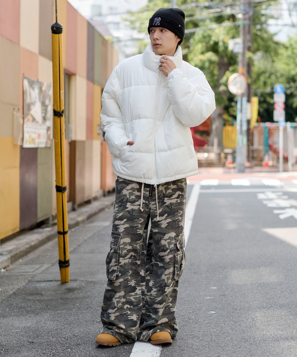 ホワイト　モデル：175cm L着用　