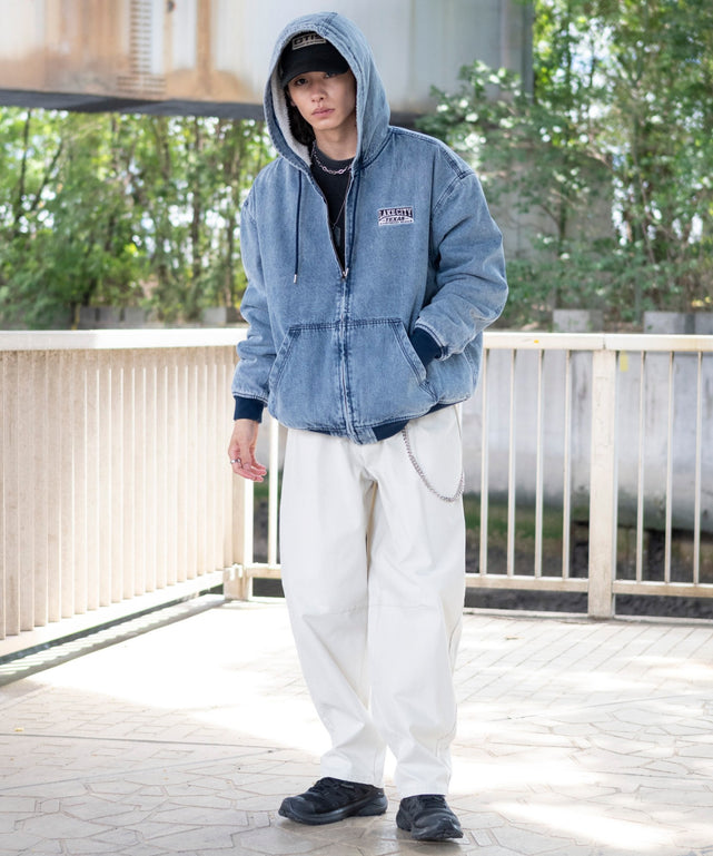 デニム淡加工 モデル：182cm L着用