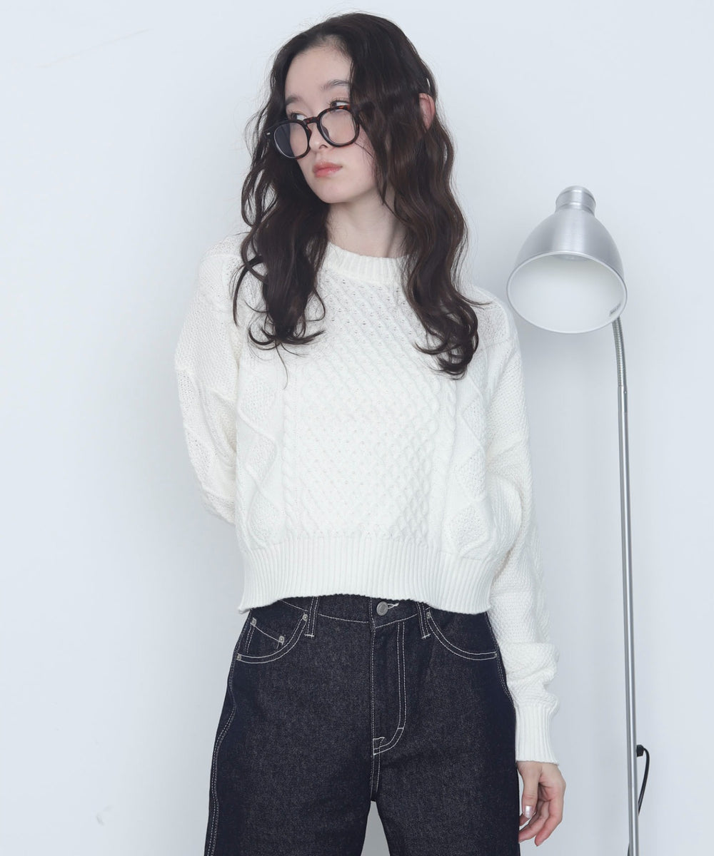 ホワイト　モデル：163cm M着用