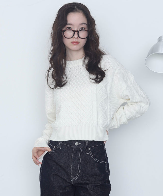 ホワイト　モデル：163cm M着用